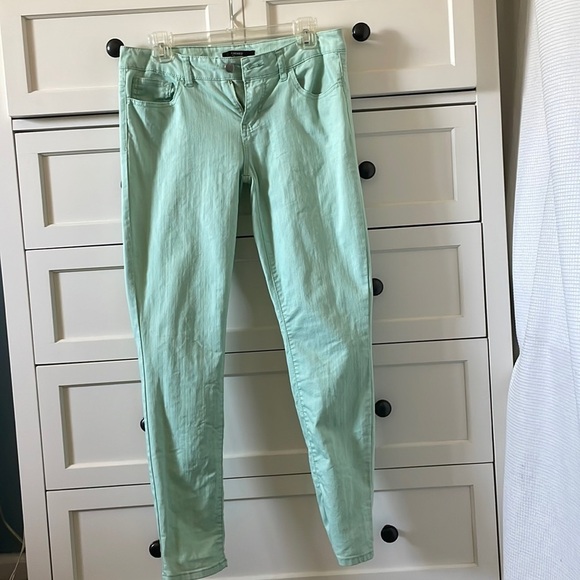 Forever 21 Women’s Mint Green Skinny Jeans - Size 28 - Picture 1 of 4